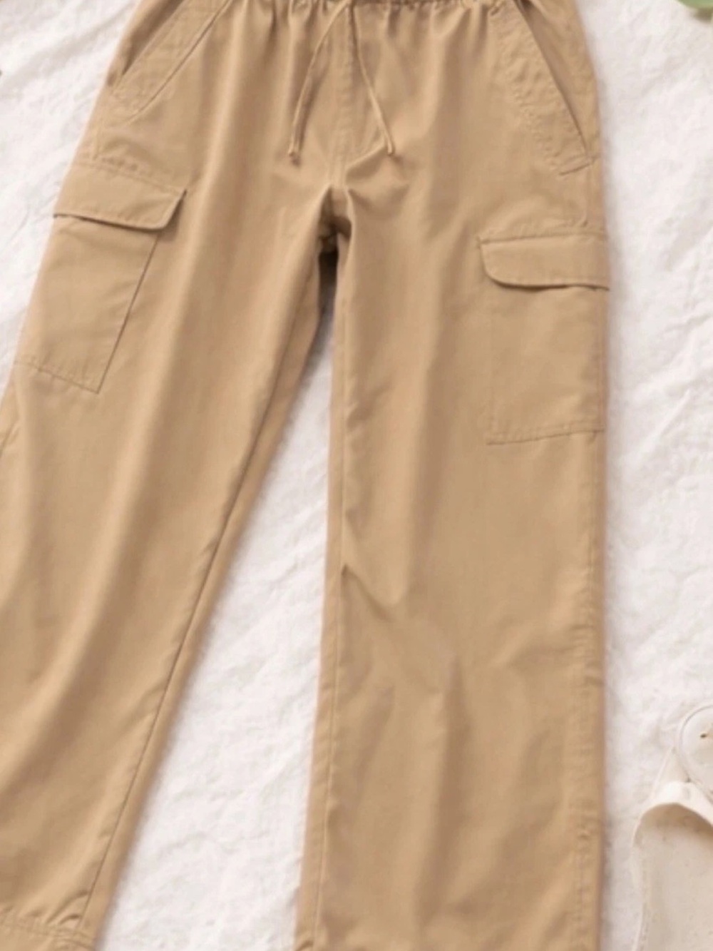 High-Rise Cargo Pants in Tan - Women